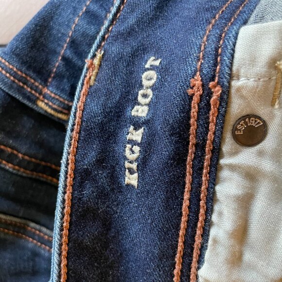 American Eagle Kick Boot Jeans - Picture 4 of 7